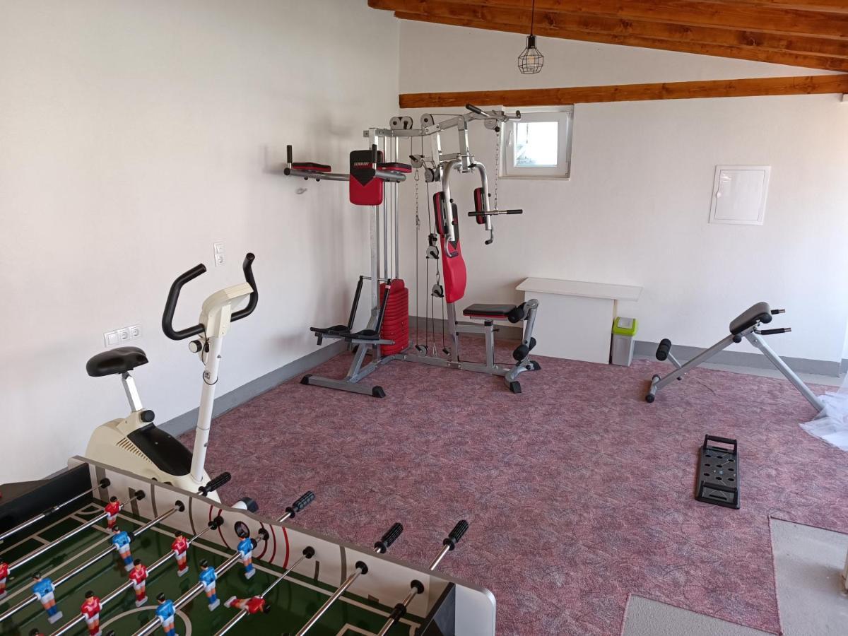 Villa Vlade- From The Heated Pool To The Beach In 1 Minute Jesenice  Bagian luar foto