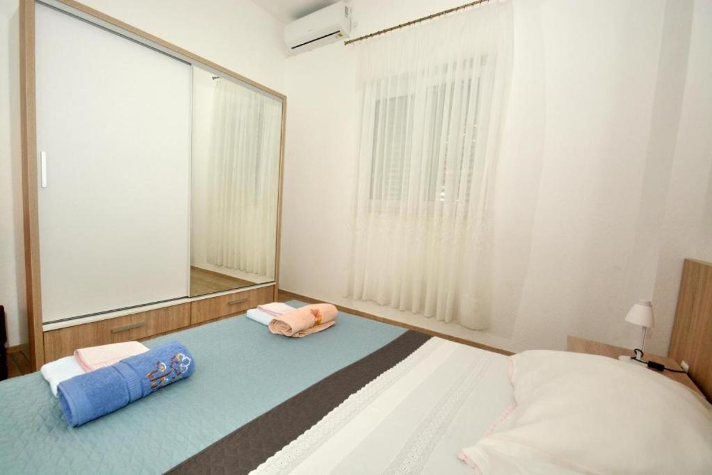 Villa Vlade- From The Heated Pool To The Beach In 1 Minute Jesenice  Bagian luar foto